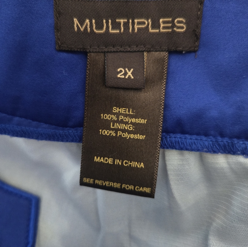 Multiples Blue and Gold Geometric Blouse 2X - Picture 2 of 5